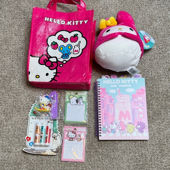 Hello Kitty | Sanrio | Bundle of Items Journal Squishmallow Softlips Keychain - Picture 3 of 10
